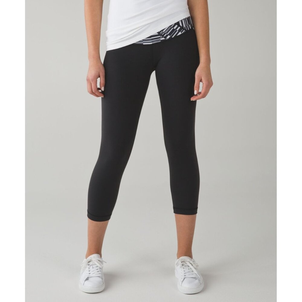 Lululemon Wunder Under Crop III Black/Ying Yang Stripe Waistband Leggings Size 6